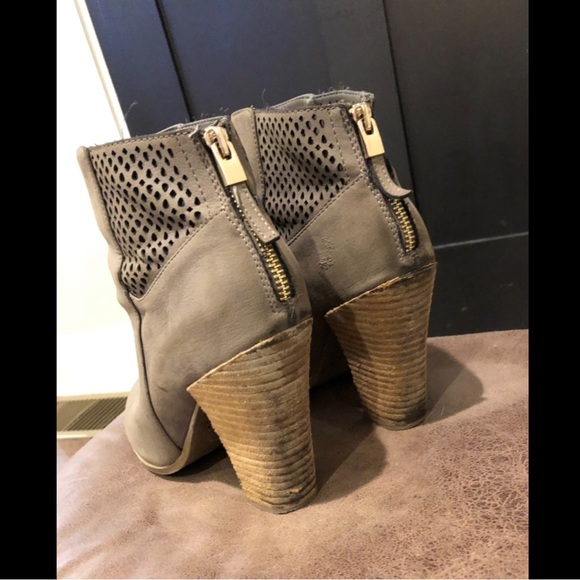 “Call it spring” women’s Grey/brown half boots with mesh leather siding size 8 - Picture 14 of 14
